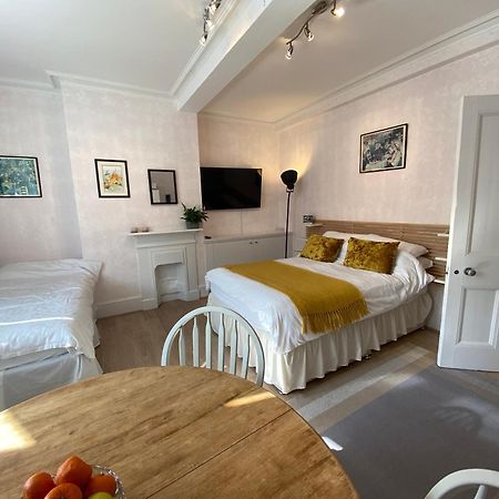 Deluxe Three Bed Bnb In Henley-On-Thames Near Station River & Town Centre ภายนอก รูปภาพ