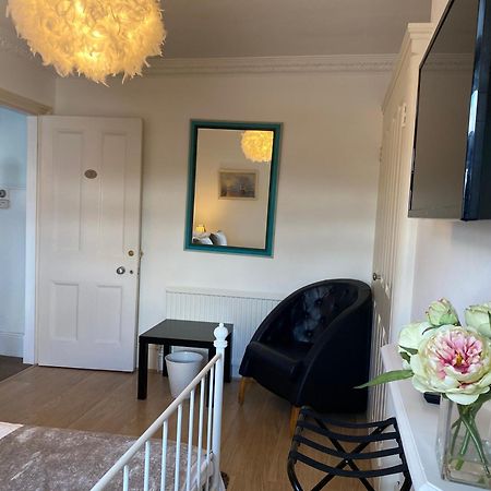 Deluxe Three Bed Bnb In Henley-On-Thames Near Station River & Town Centre ภายนอก รูปภาพ