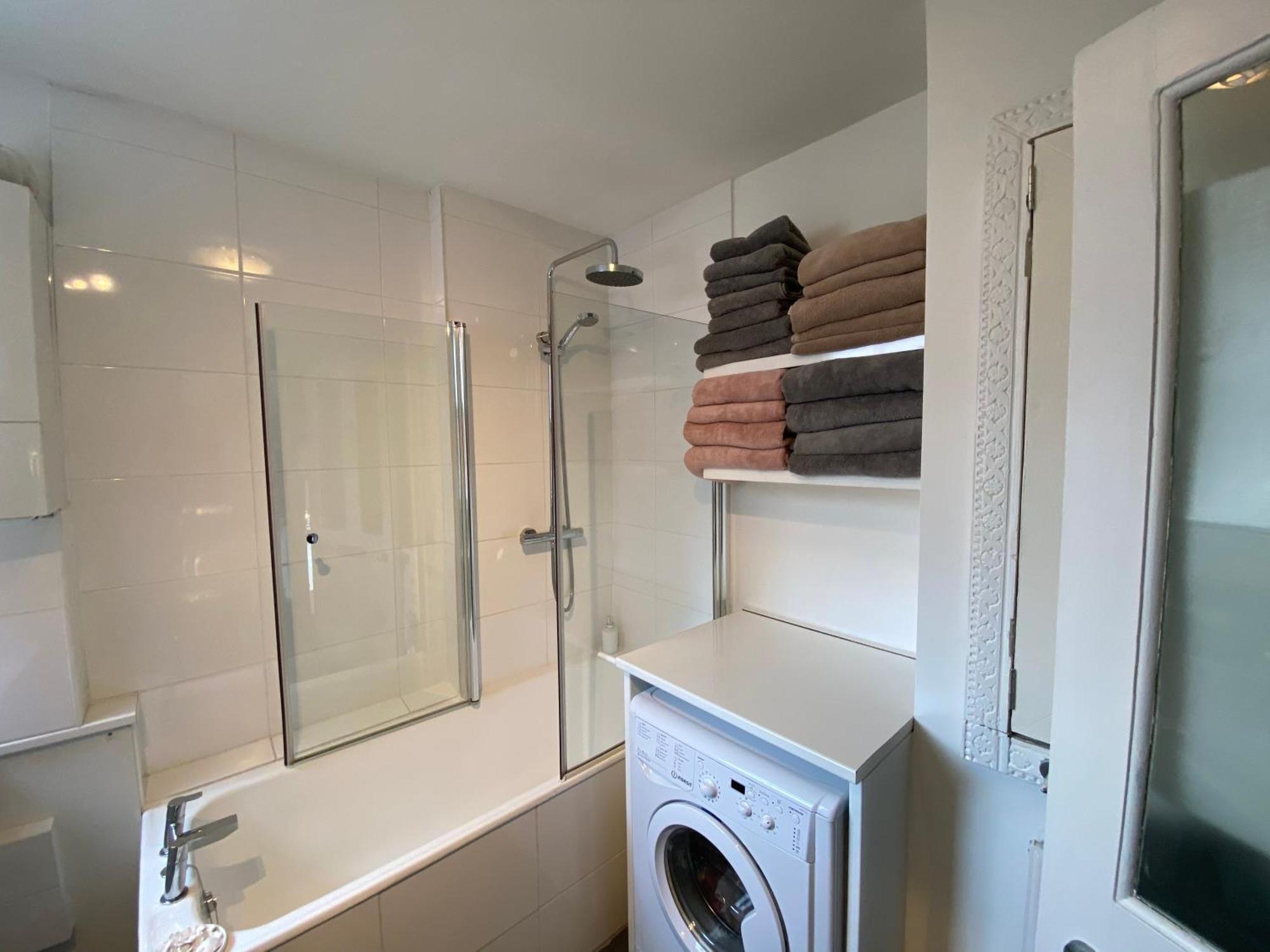 Deluxe Three Bed Bnb In Henley-On-Thames Near Station River & Town Centre ภายนอก รูปภาพ