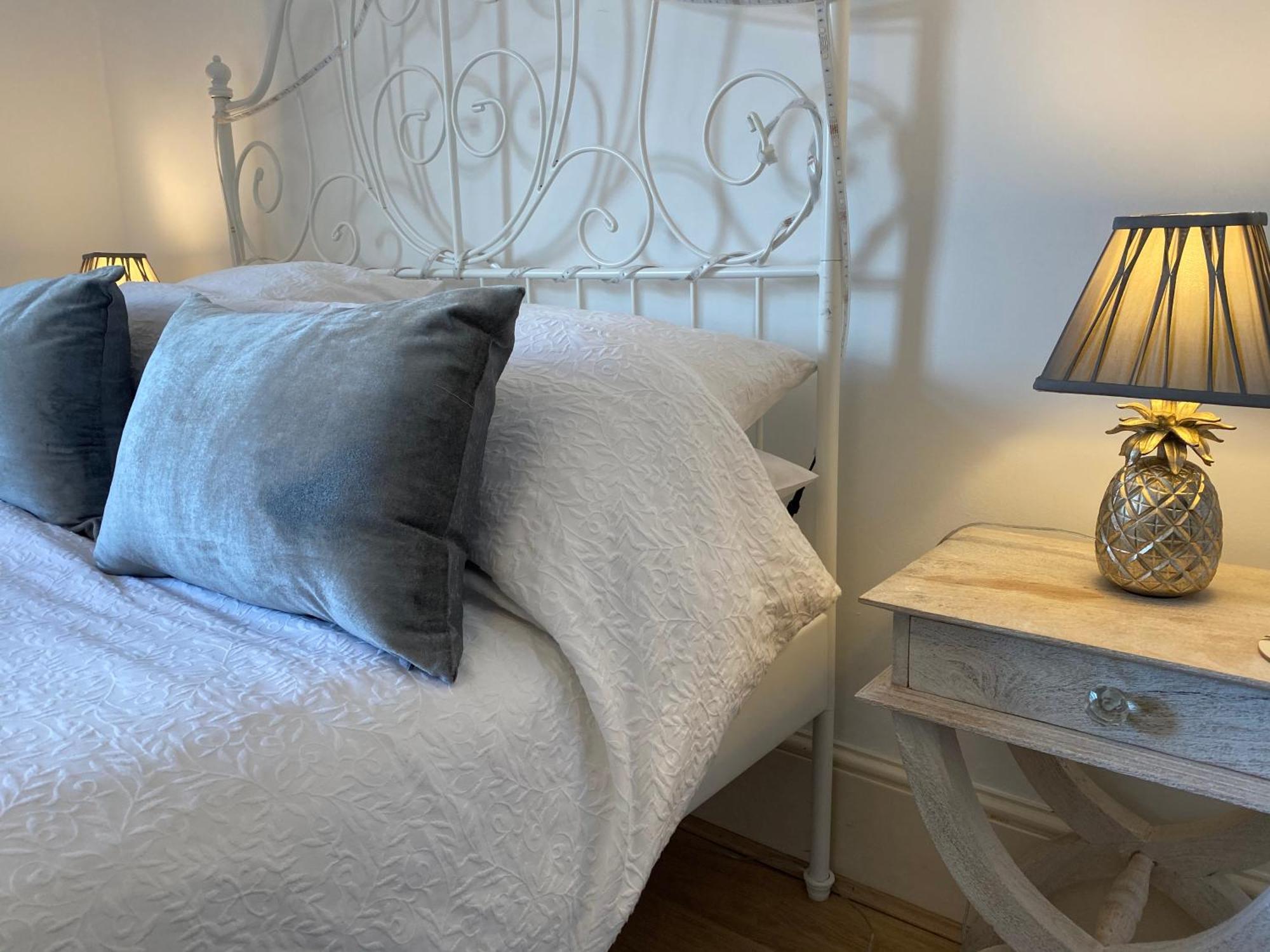 Deluxe Three Bed Bnb In Henley-On-Thames Near Station River & Town Centre ภายนอก รูปภาพ