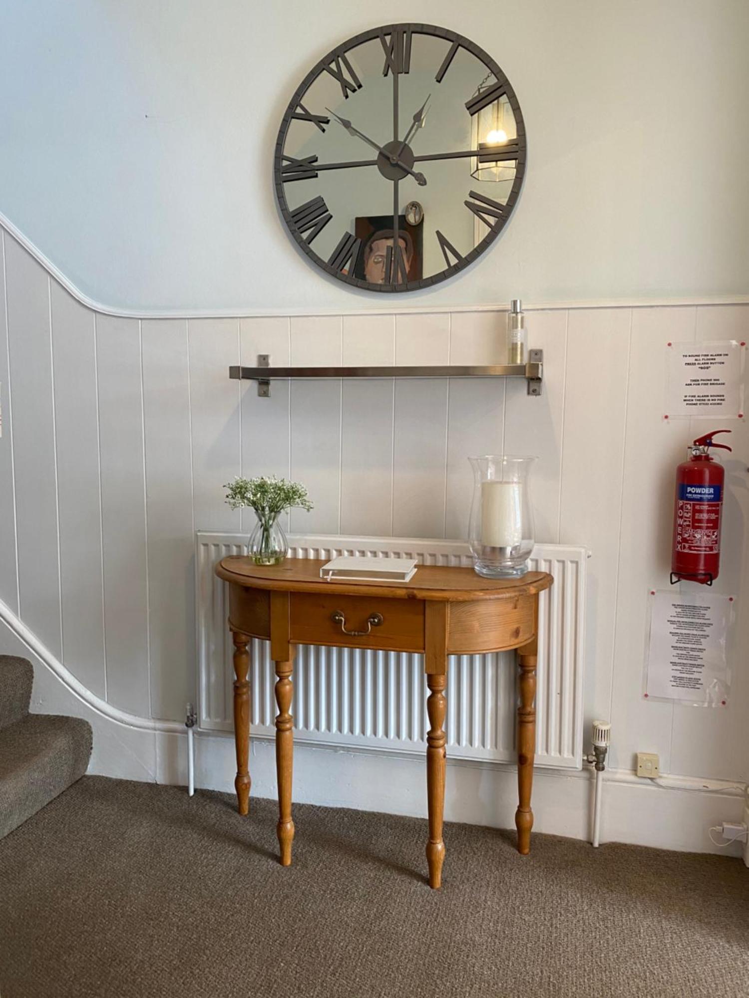 Deluxe Three Bed Bnb In Henley-On-Thames Near Station River & Town Centre ภายนอก รูปภาพ
