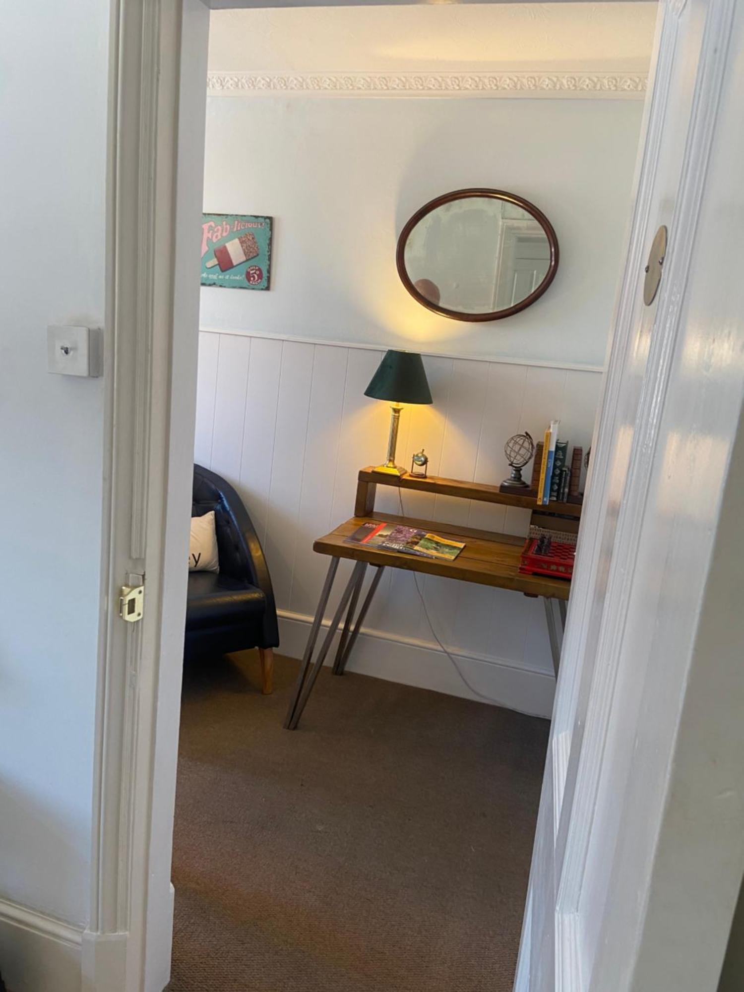 Deluxe Three Bed Bnb In Henley-On-Thames Near Station River & Town Centre ภายนอก รูปภาพ